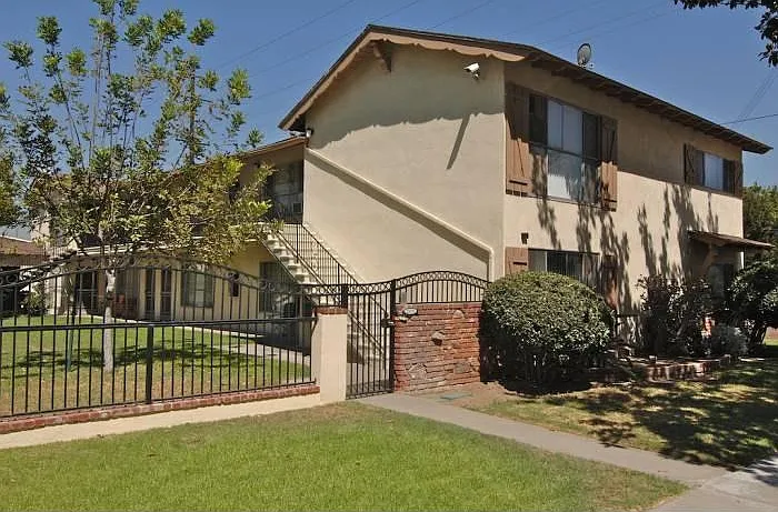2325-2331 E Santa Fe Ave — Photo 1