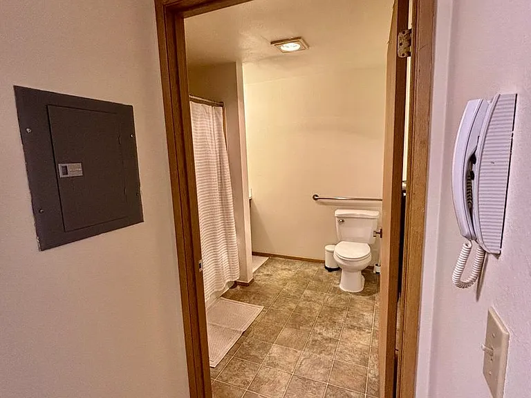 Kelly Anne Apartments — Photo 54