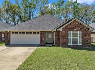 5 Oak Run St, White Oak, TX 75693