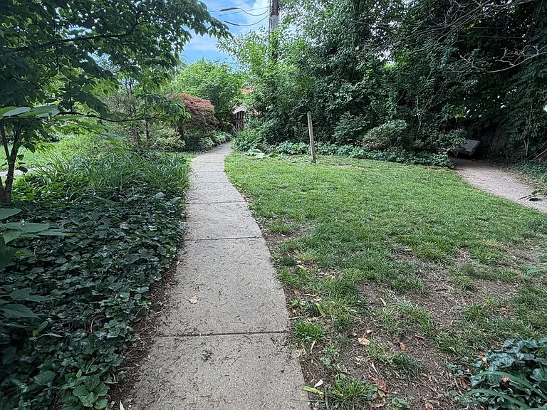 110 S Beaver St — Photo 19
