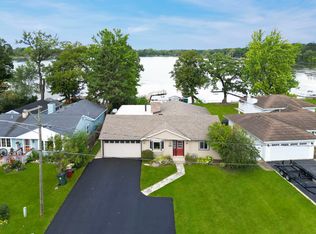 188 Oakwood Dr, Antioch, IL