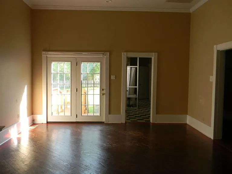 903 E Washington Ave — Photo 15
