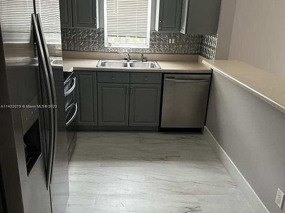 5th image of 4269 NW 89th Ave APT 201