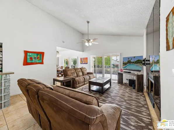 2671 N Whitewater Club Dr, Palm Springs, CA 92262