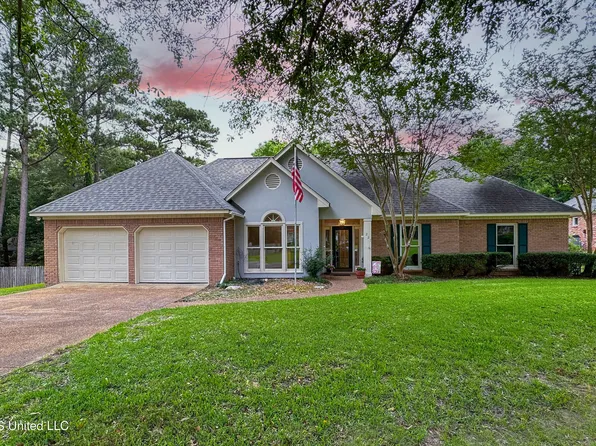 227 Woodrun Dr, Ridgeland, MS 39157
