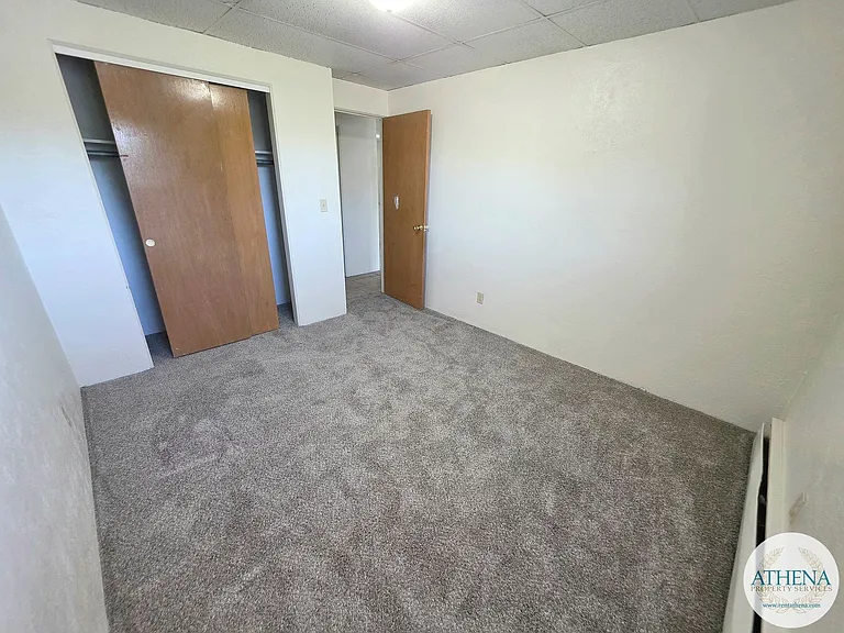701 Watkins Dr — Photo 8