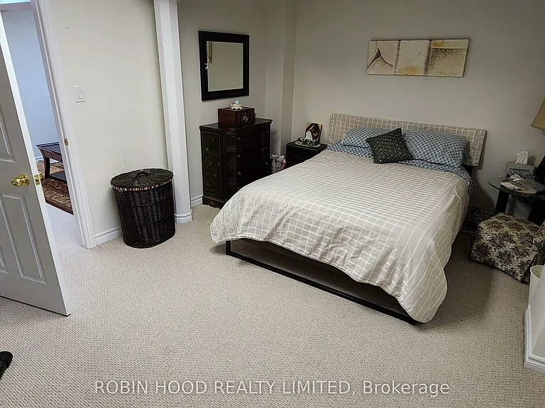 103 Selkirk Dr — Photo 15