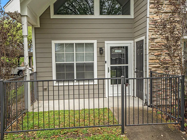 211 Hunt Rd #211 — Photo 3