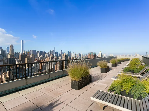 301 East 79th Street image 7 of 12