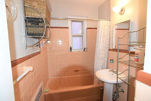 Rented by Zuz Realty | media 8