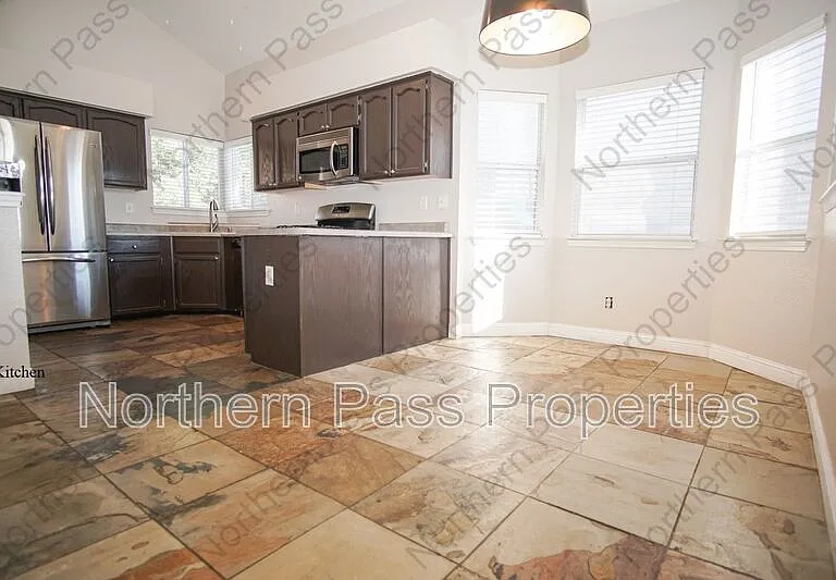 1516 Cherokee Ridge Dr — Photo 6