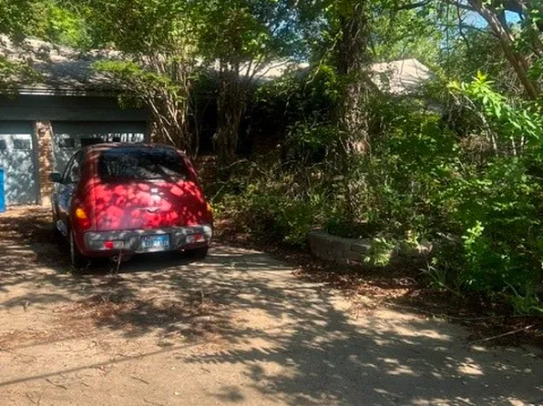 319 Rock Glen St, Desoto, TX 75115