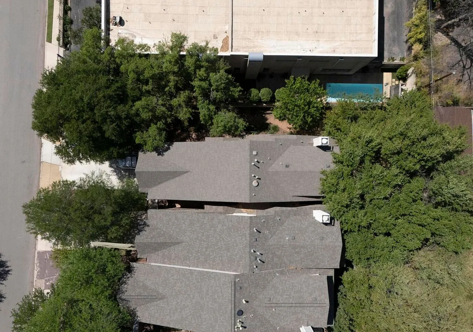 Beautiful Home in Highly Desirable Alamo Heights — Photo 2