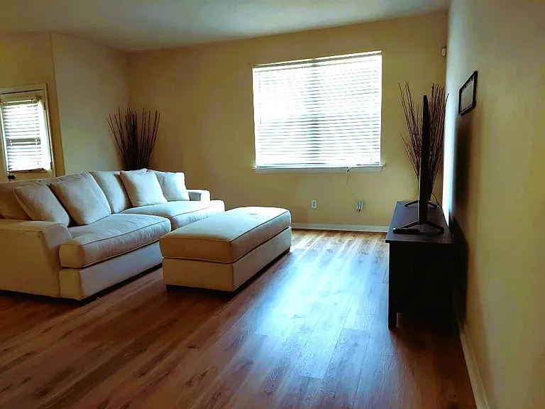 822 Forest Thicket Ln — Photo 12