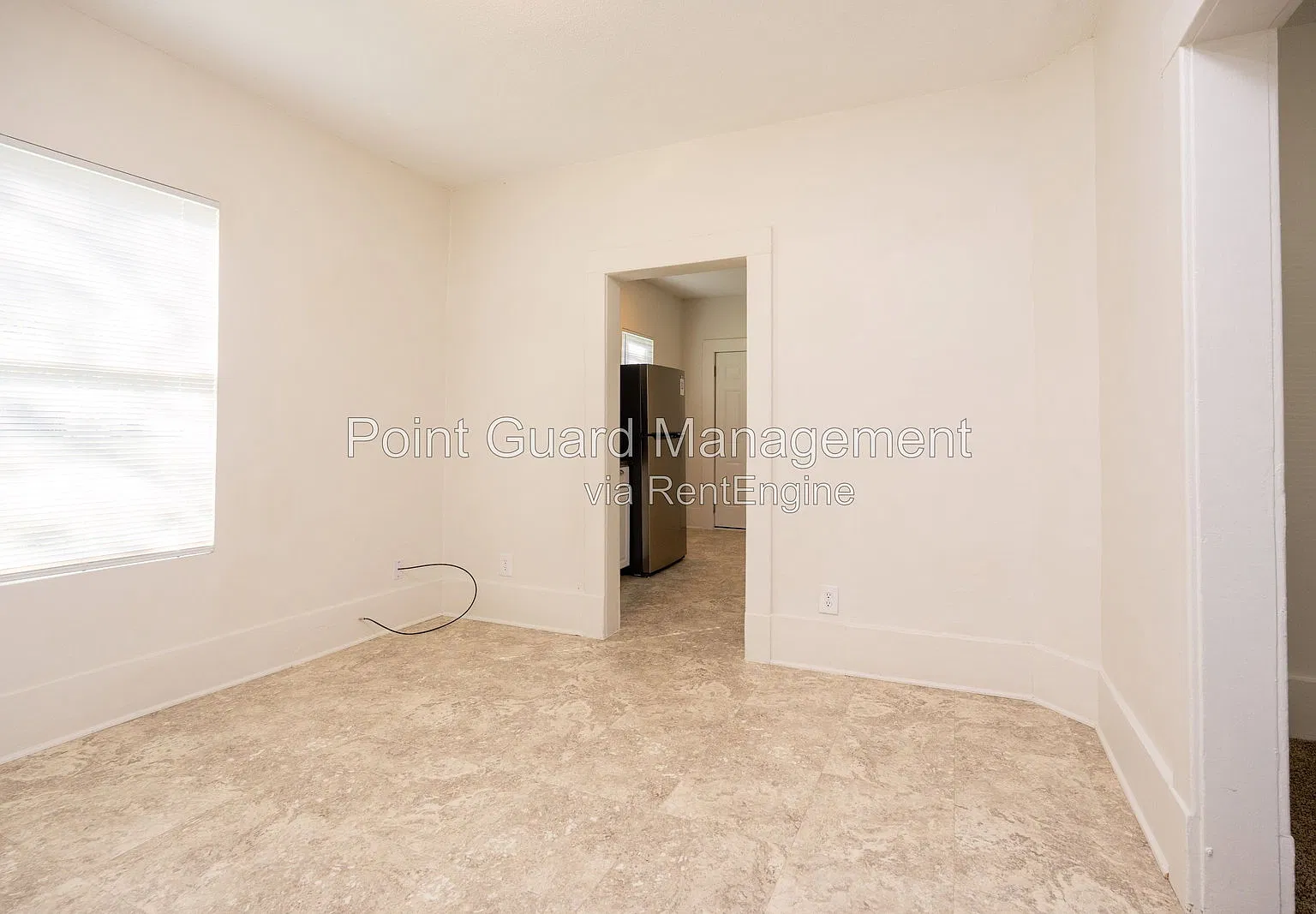 3 bed, 1.0 bath, 1054 sqft, $1,295 — Photo 4