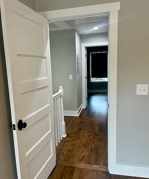 Hallway between bedrooms