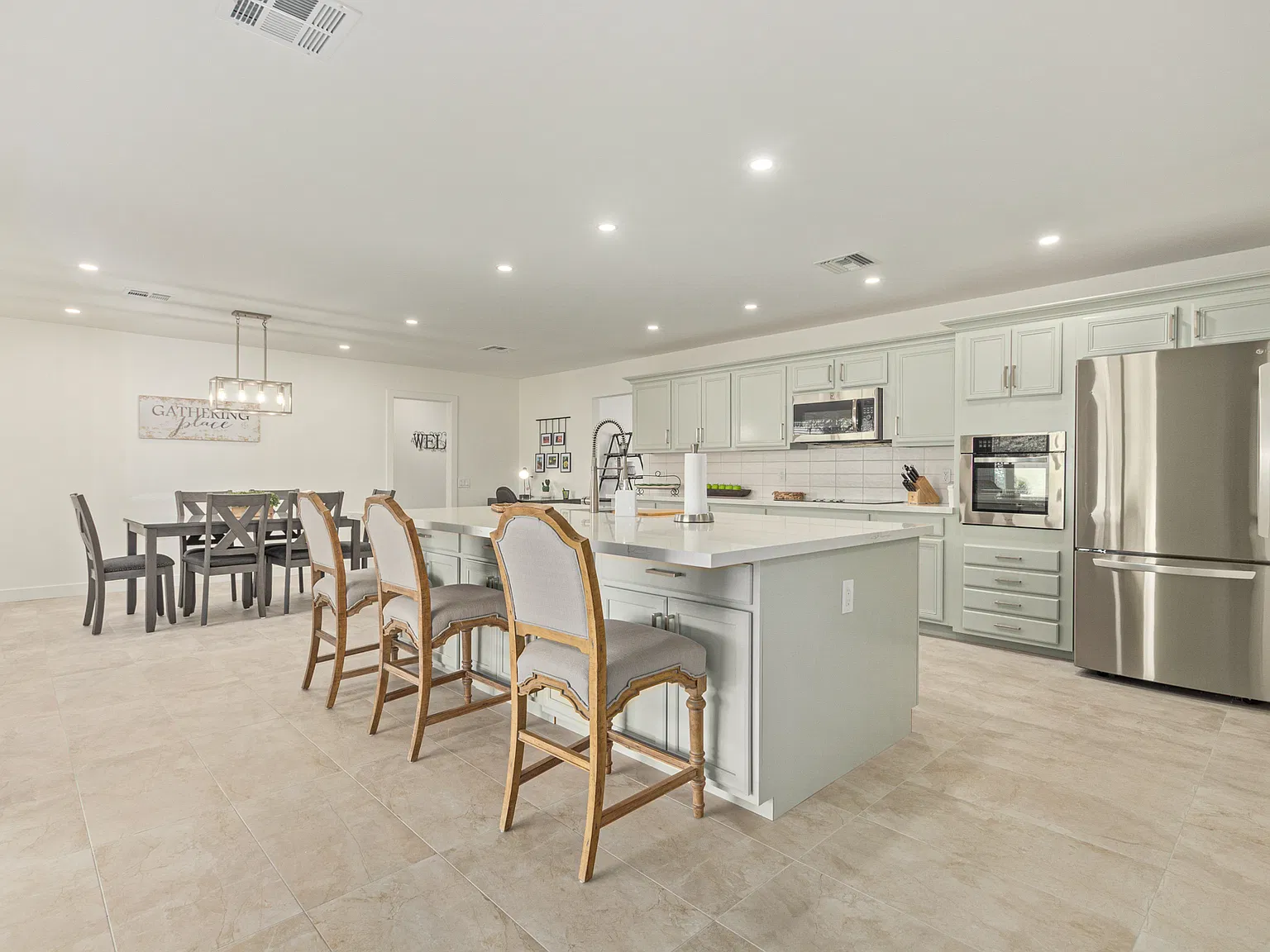 2 bed, 1946 sqft, $2,000 — Photo 4