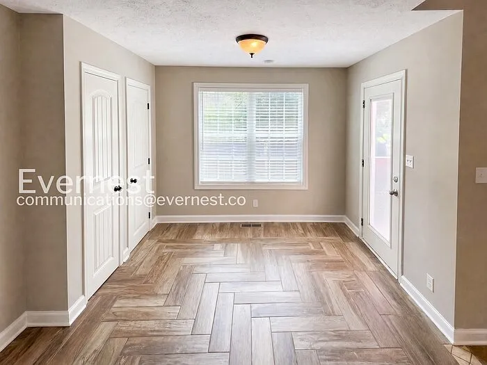 3655 Fox Tail Dr — Photo 5