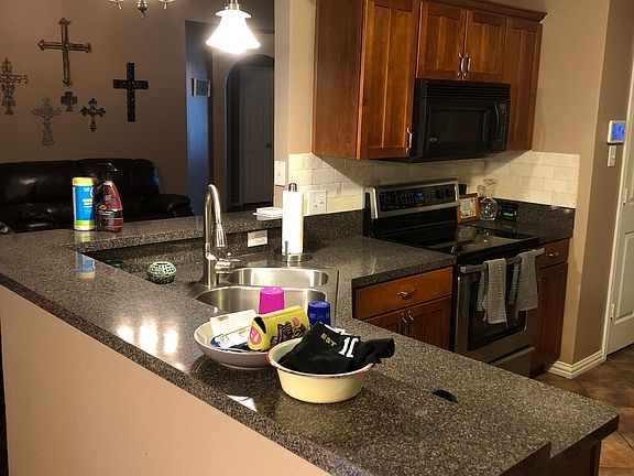 3rd image of 101 Palomino Dr