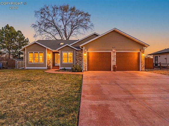 2nd image of 840 Ridgewood Ct