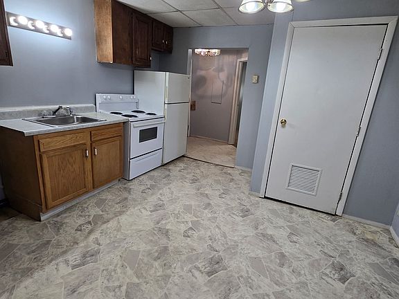 2nd image of 726 W Jefferson St APT 2
