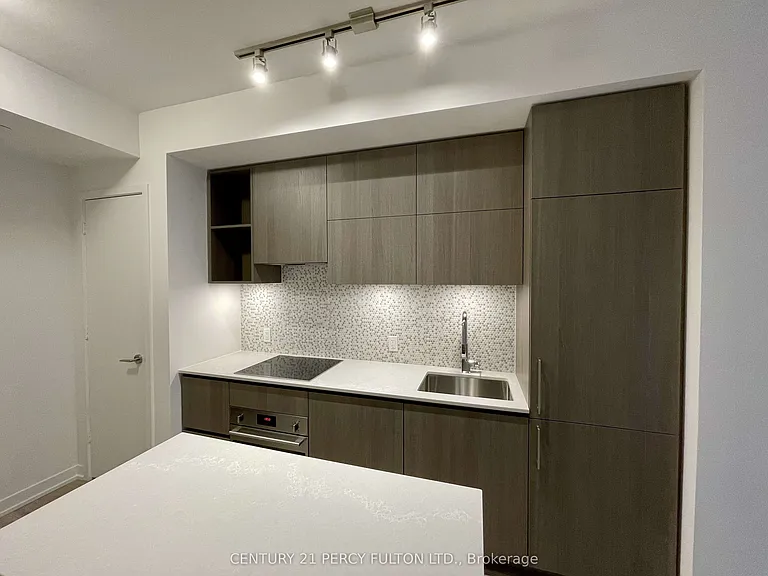 1 Yorkville Ave #2507 — Photo 3
