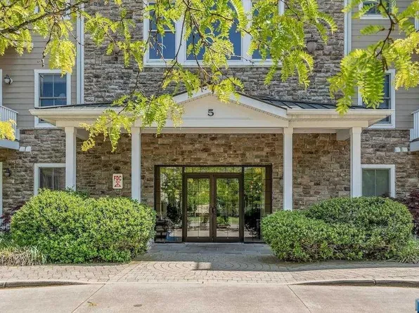 5 Tenakill Park E APT 104, Cresskill, NJ 07626