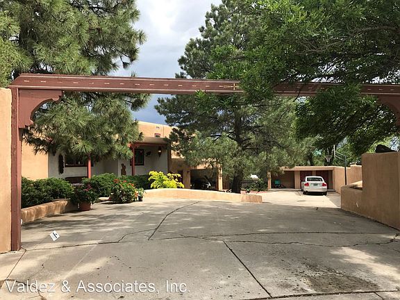 2nd image of 1417 Miracerros Ln S