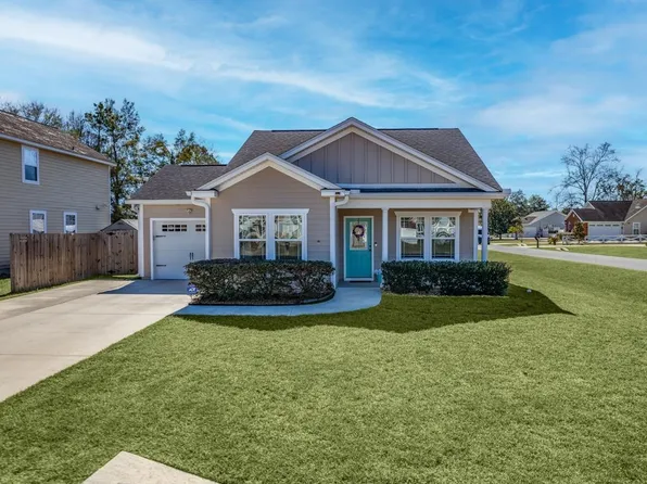 198 Carousel Cir, Crawfordville, FL 32327