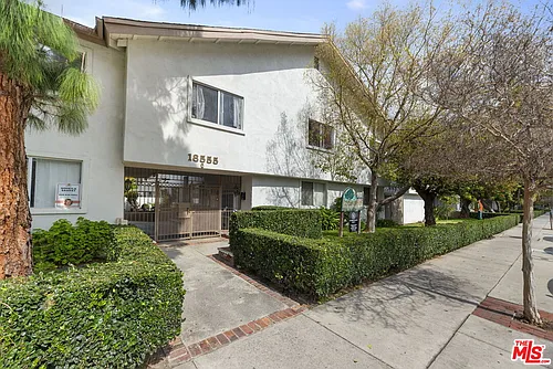 18555 Collins St Photo 1