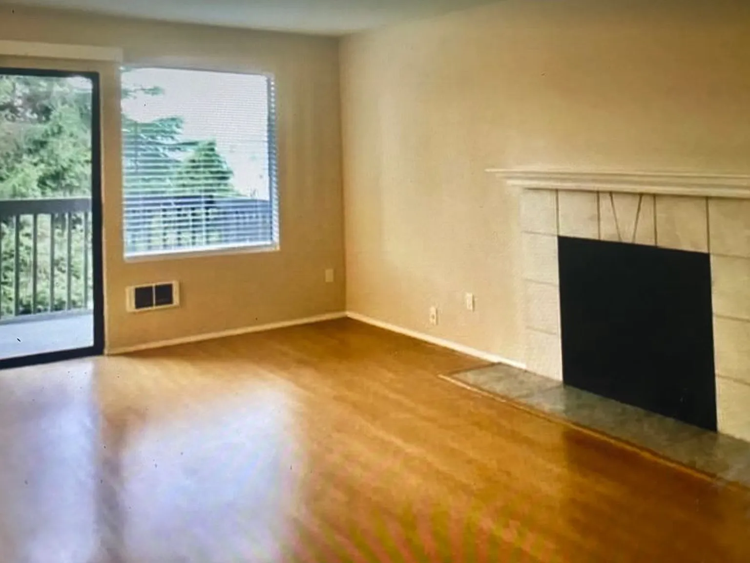 2 bed, 1080 sqft, $2,500 — Photo 3