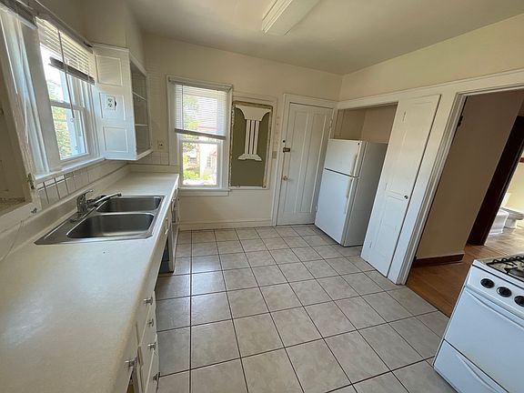5th image of 411 Paunack Pl #2012