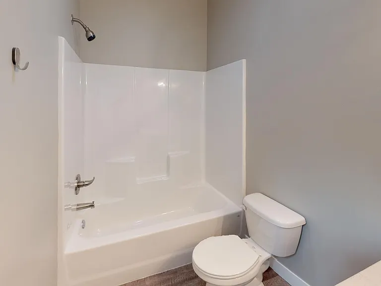 801 W Cedar St — Photo 14