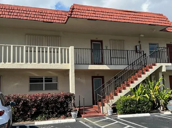 21 Abbey Ln APT 107, Delray Beach, FL 33446