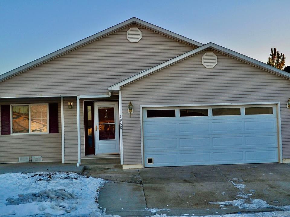 Front doorstep and garage.