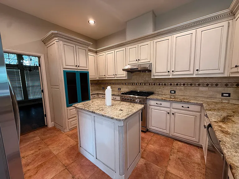 518 Creekside Dr — Photo 11