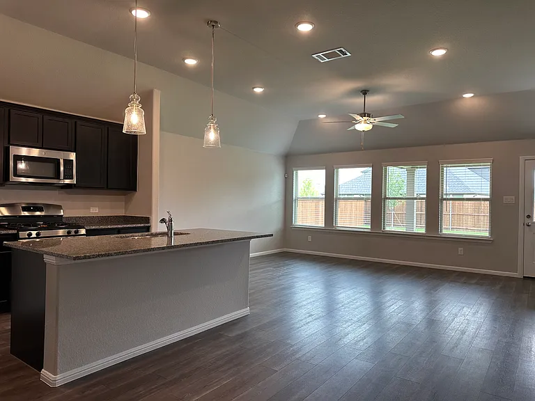 1416 Avalon Ct — Photo 32