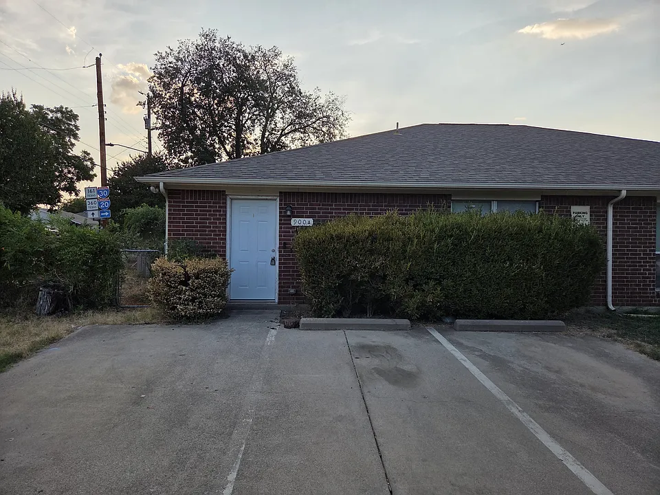 900 Naomi Ln #A