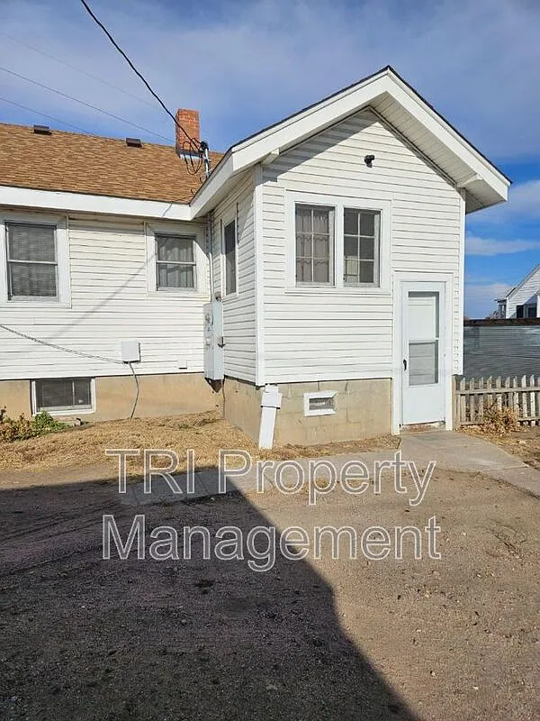 1 bed, 1.0 bath, $925 — Photo 2