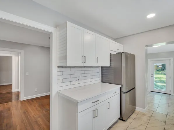 415 E 65th St, Savannah, GA 31405