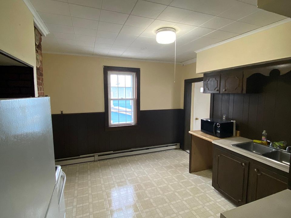 Kitchen, includes microwave
