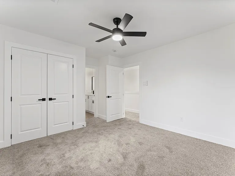 8205 Carver Rd #B — Photo 17