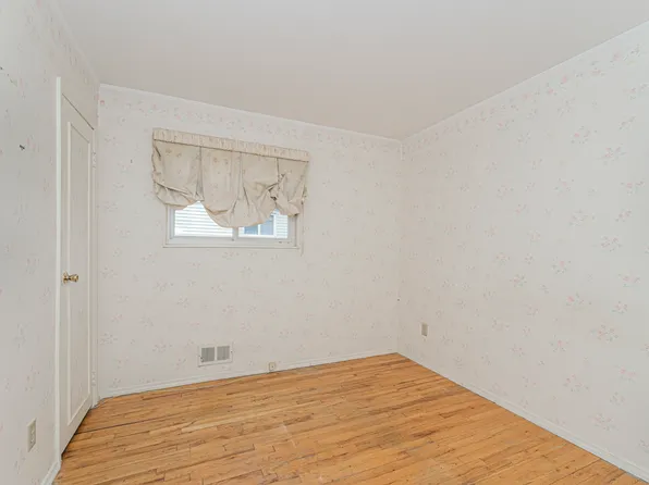 16 Bowling Green Place image 14 of 28