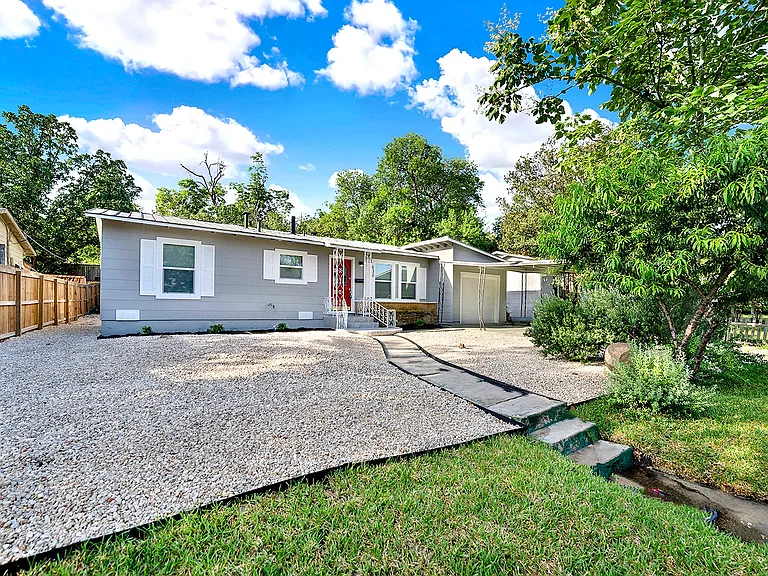 630 Sumner Dr — Photo 3