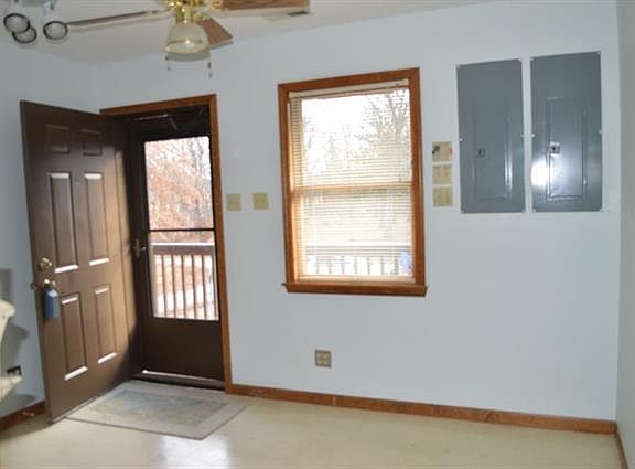 4th image of 924 Hanneken Acres