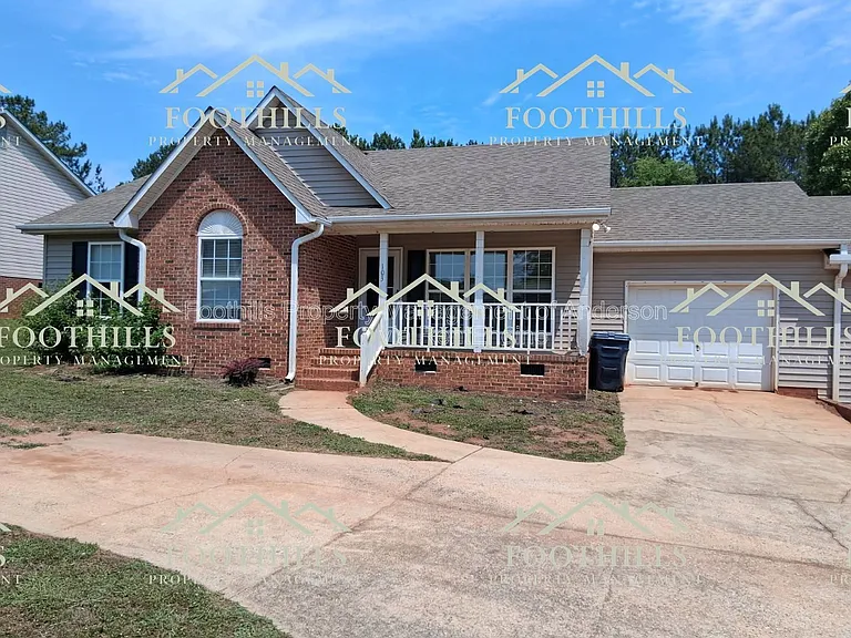 103 Ashton Ln — Photo 1