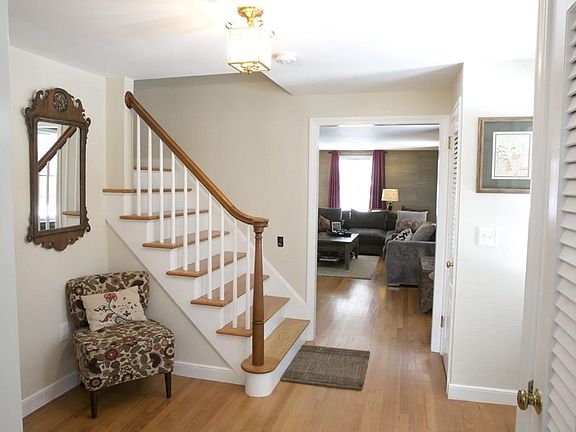 2nd image of 15 Lynwood Ln