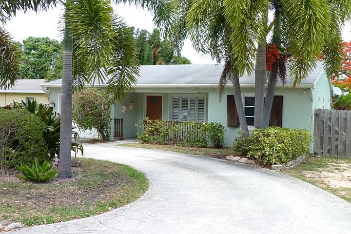 1st image of 3626 SE 1st St