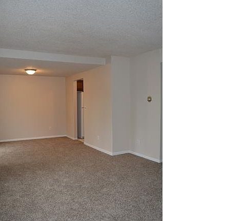 Dining area off kitchen