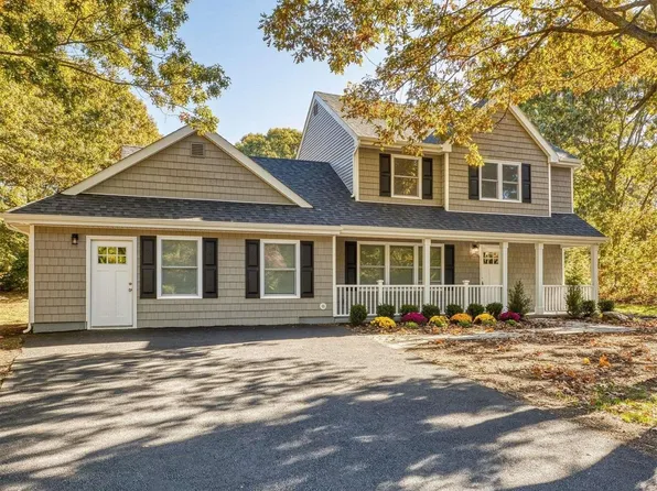 5 Messina Avenue, Center Moriches, NY 11934